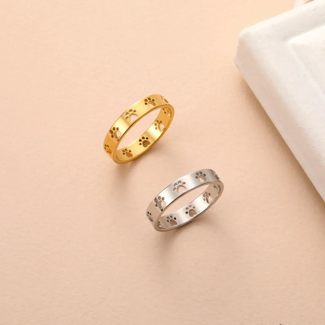 MIRAIE - Adjustable Paw Print ring in Gold Made of Silver