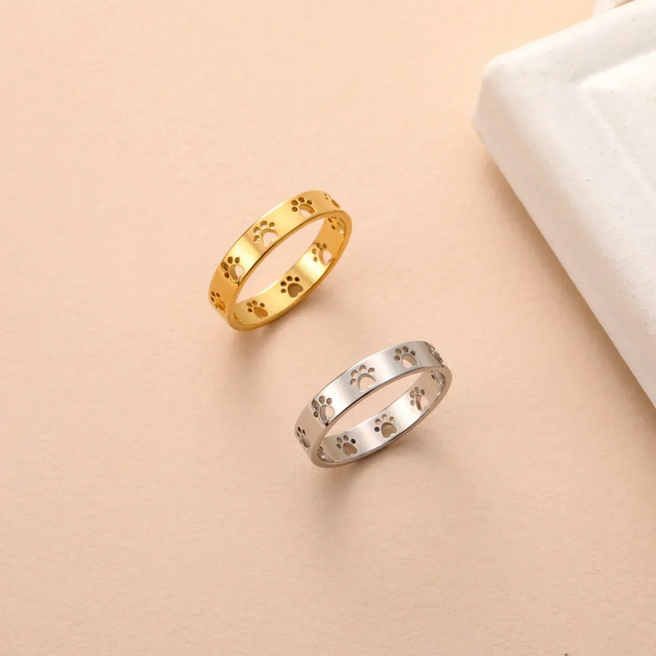 MIRAIE - Adjustable Paw Print ring in Gold Made of Silver